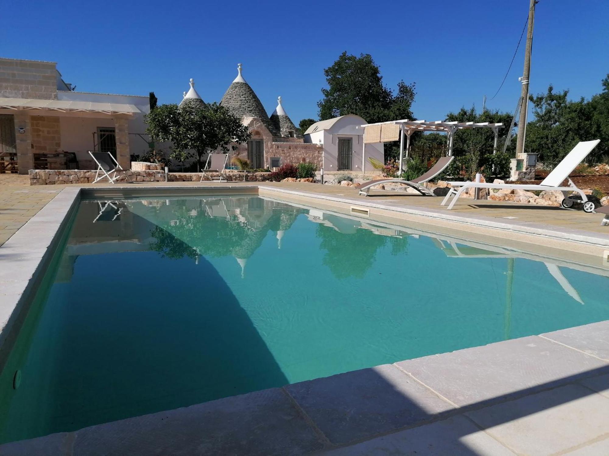 Trullo Del Sol Guest House Ceglie Messapica Exterior photo