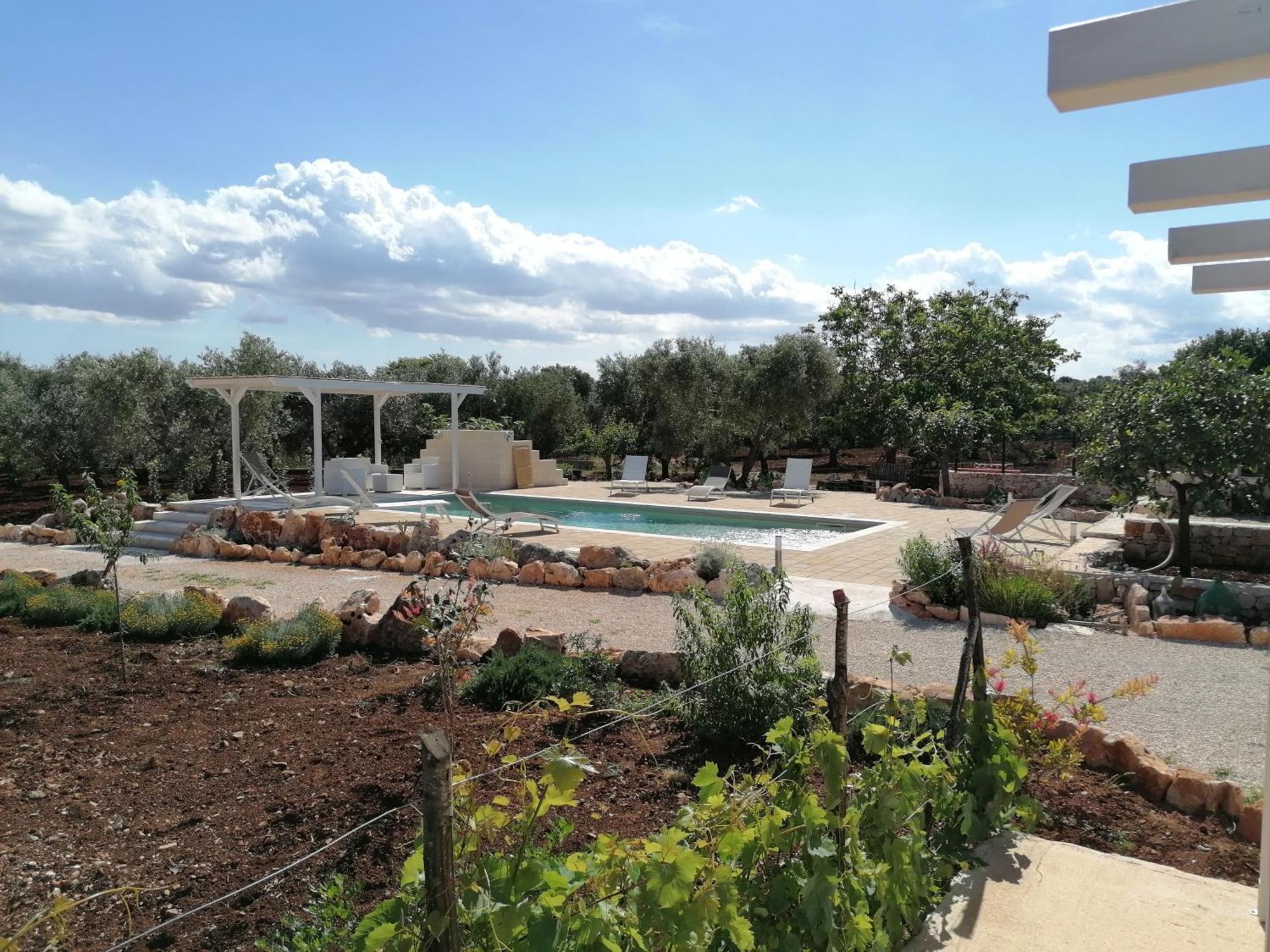 Trullo Del Sol Guest House Ceglie Messapica Exterior photo