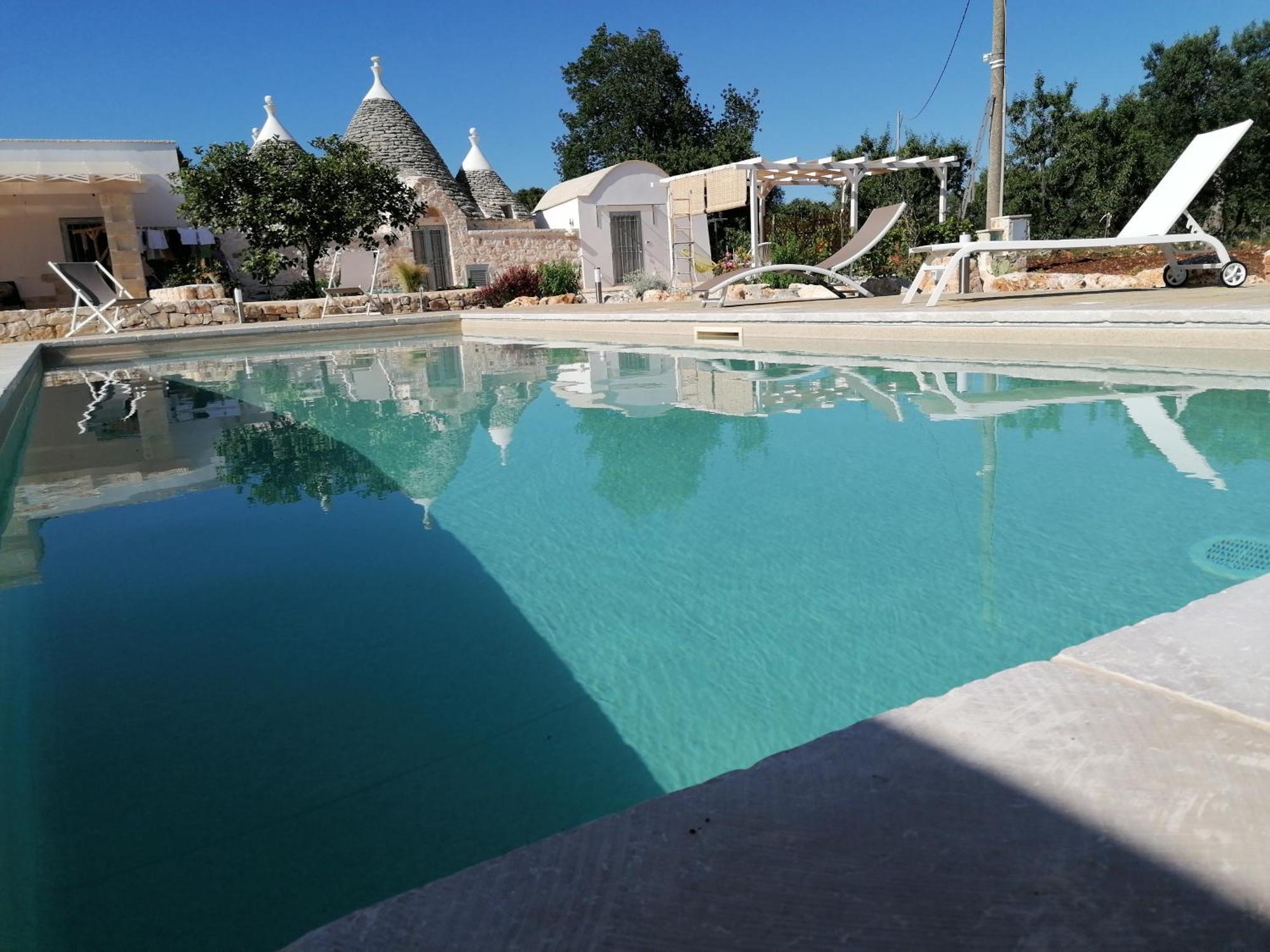 Trullo Del Sol Guest House Ceglie Messapica Exterior photo