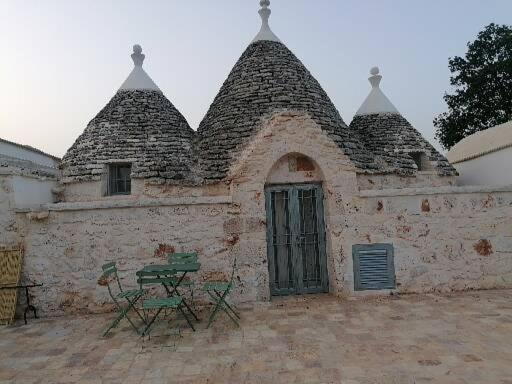 Trullo Del Sol Guest House Ceglie Messapica Exterior photo