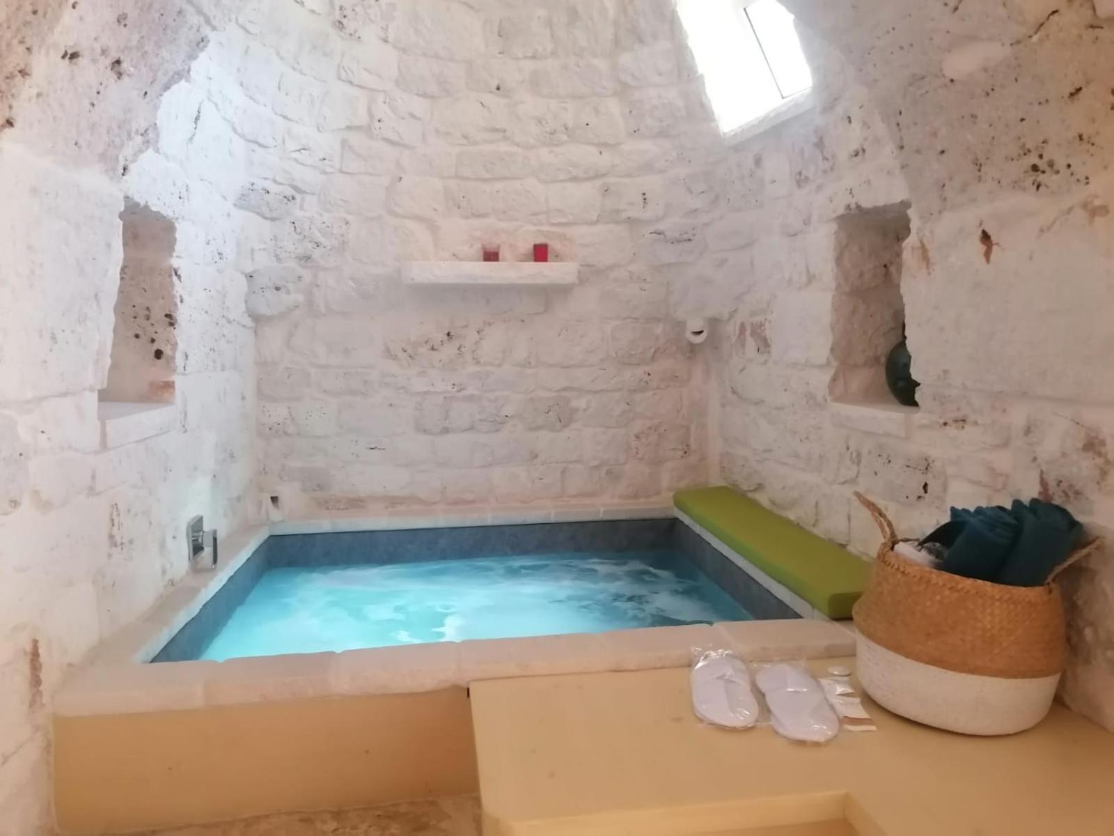 Trullo Del Sol Guest House Ceglie Messapica Exterior photo